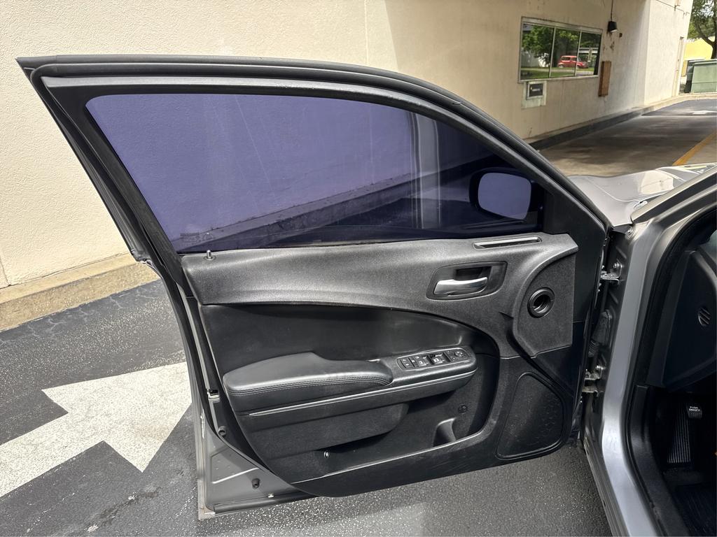 2016 Dodge Charger - $9,995
