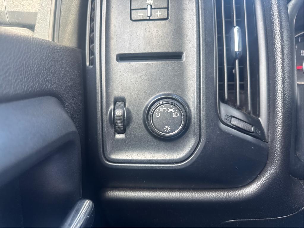2017 Chevrolet Silverado 2500 - $24,995