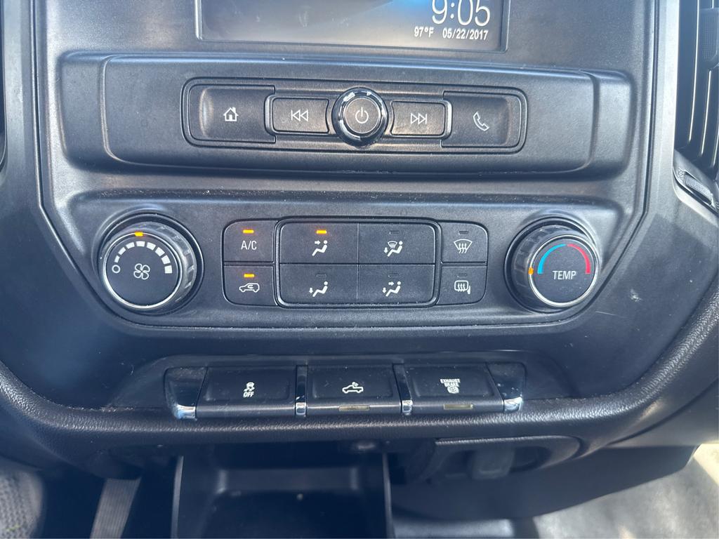 2017 Chevrolet Silverado 2500 - $24,995