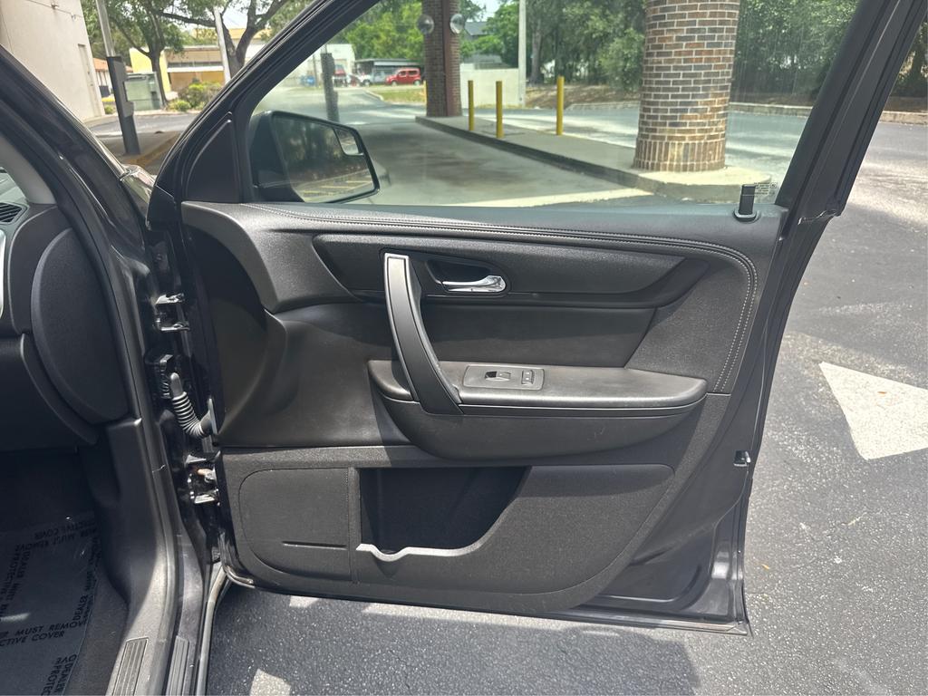 2013 GMC Acadia SLE-1 photo