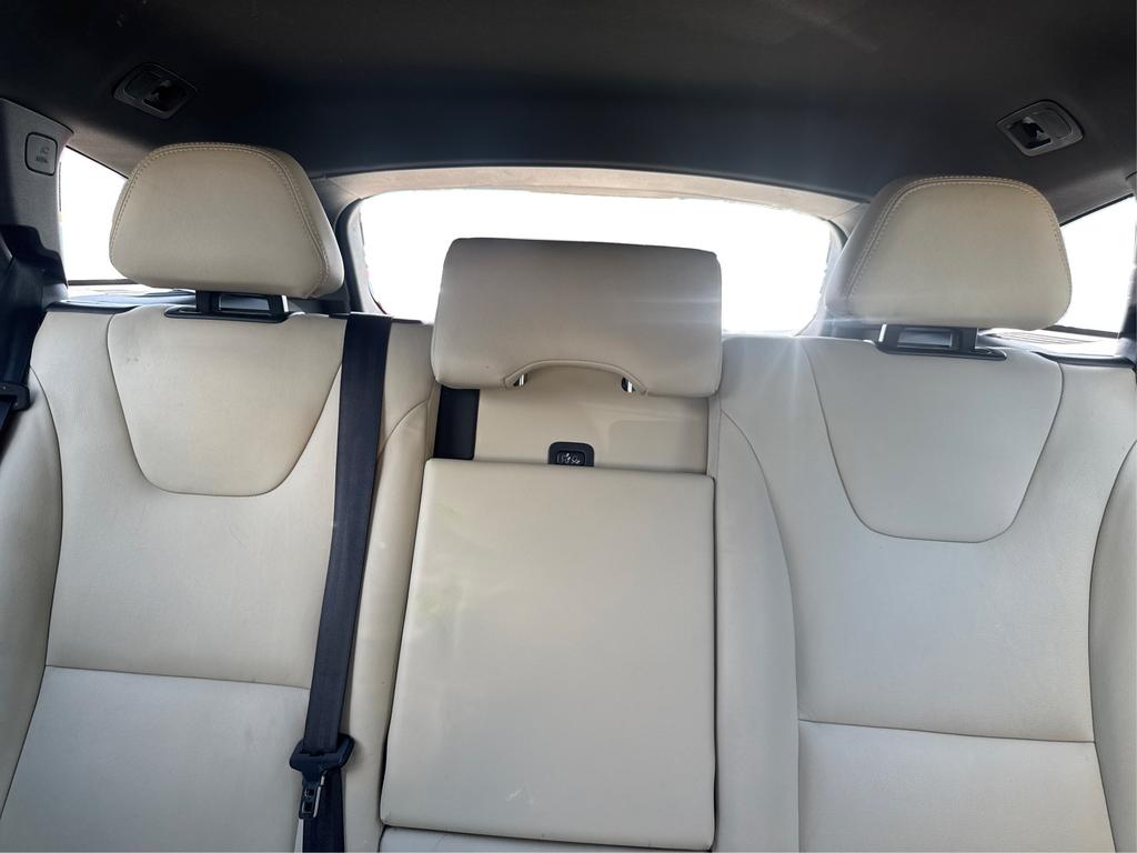 2016 Volvo V60 - $12,995