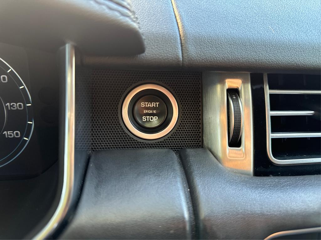 2016 Land Rover Range Rover - $17,995