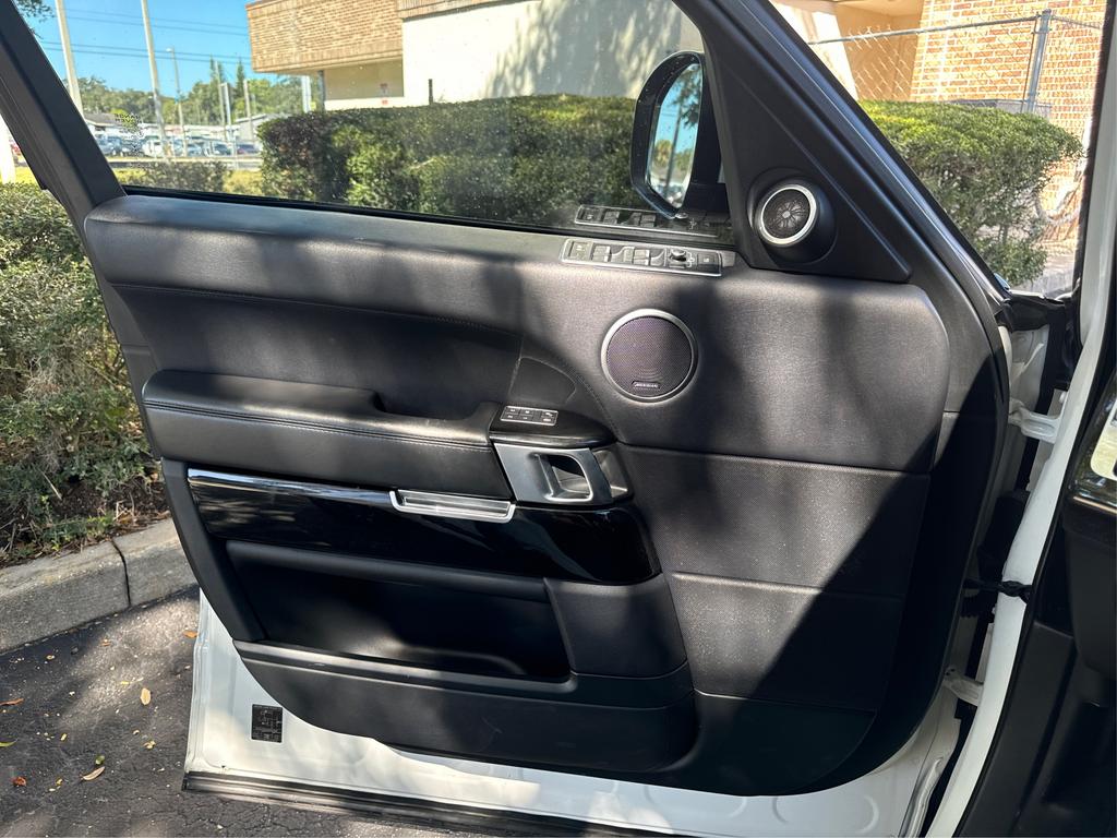 2016 Land Rover Range Rover - $17,995