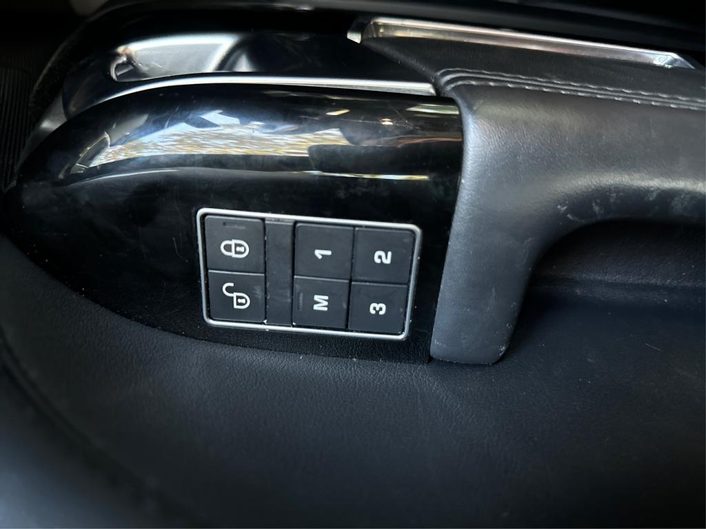 2016 Land Rover Range Rover - $17,995