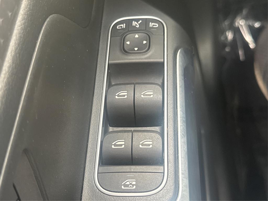 2024 Mercedes-Benz GLB - $26,995