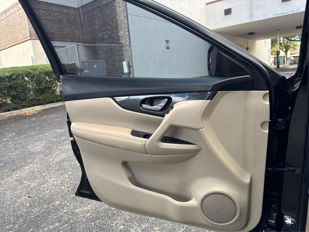 2017 Nissan Rogue - $6,995