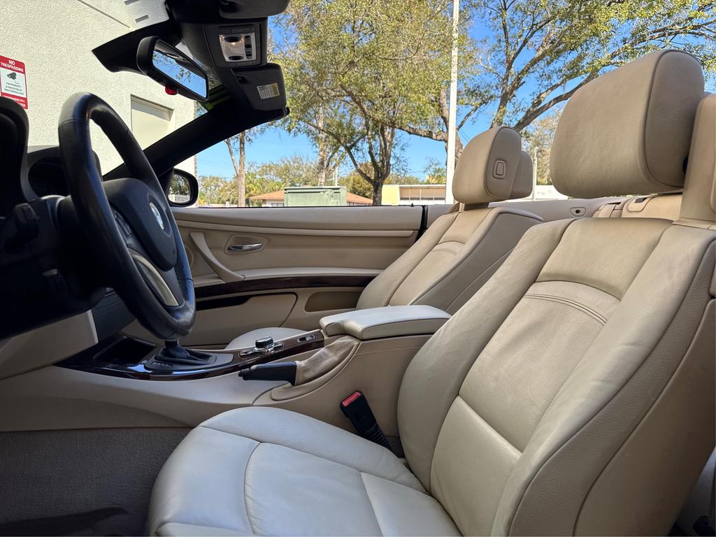 2010 BMW Legend 335i photo