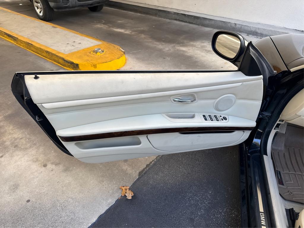 2010 BMW Legend 335i photo