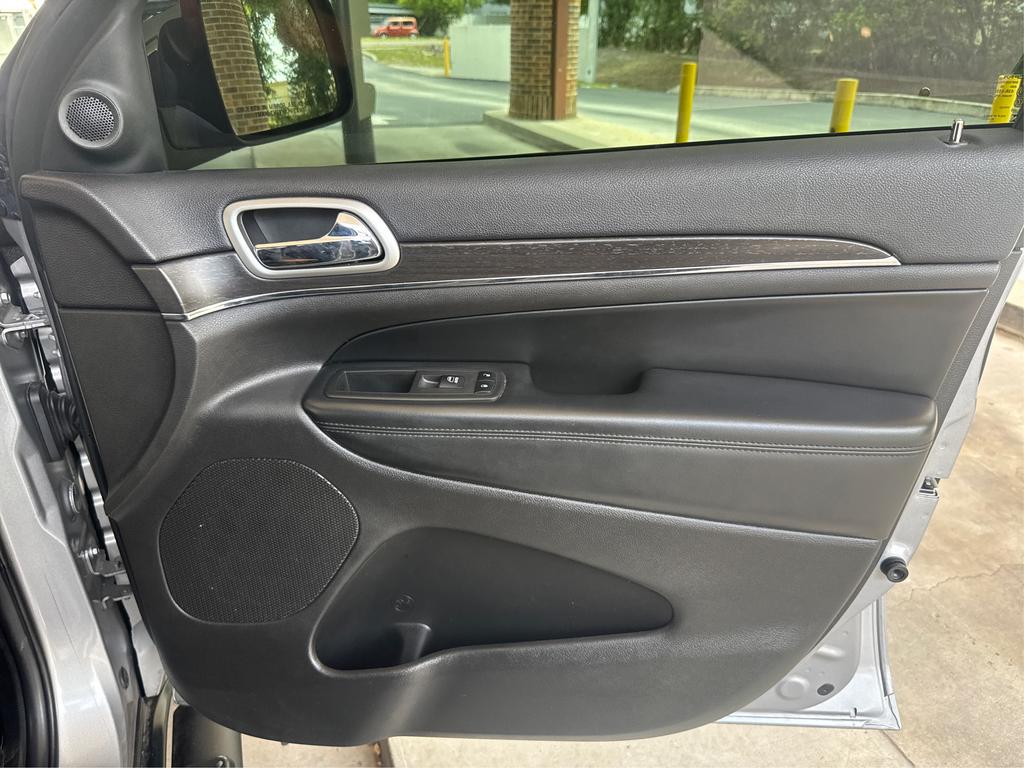 2018 Jeep Cherokee - $13,995