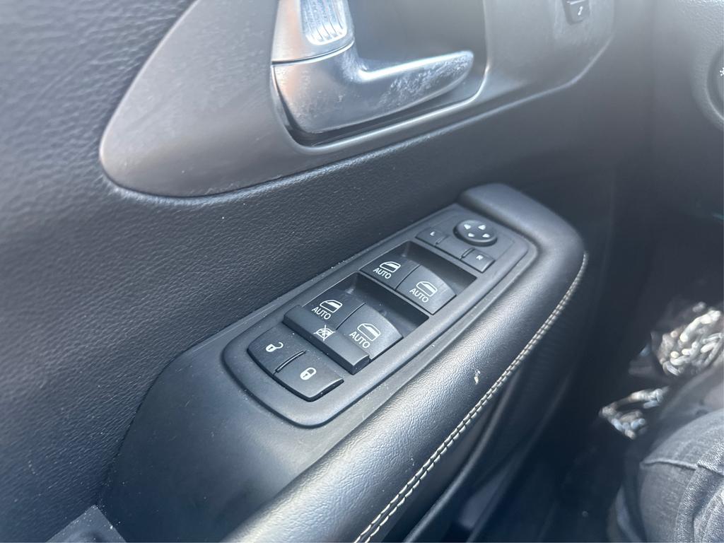 2025 Chrysler Pacifica - $23,995