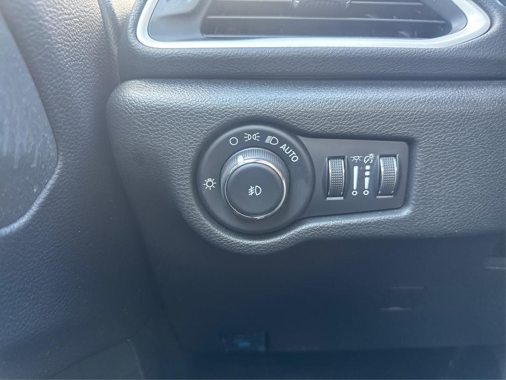 2025 Chrysler Pacifica - $23,995