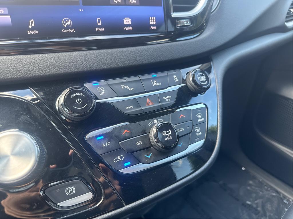 2025 Chrysler Pacifica - $23,995