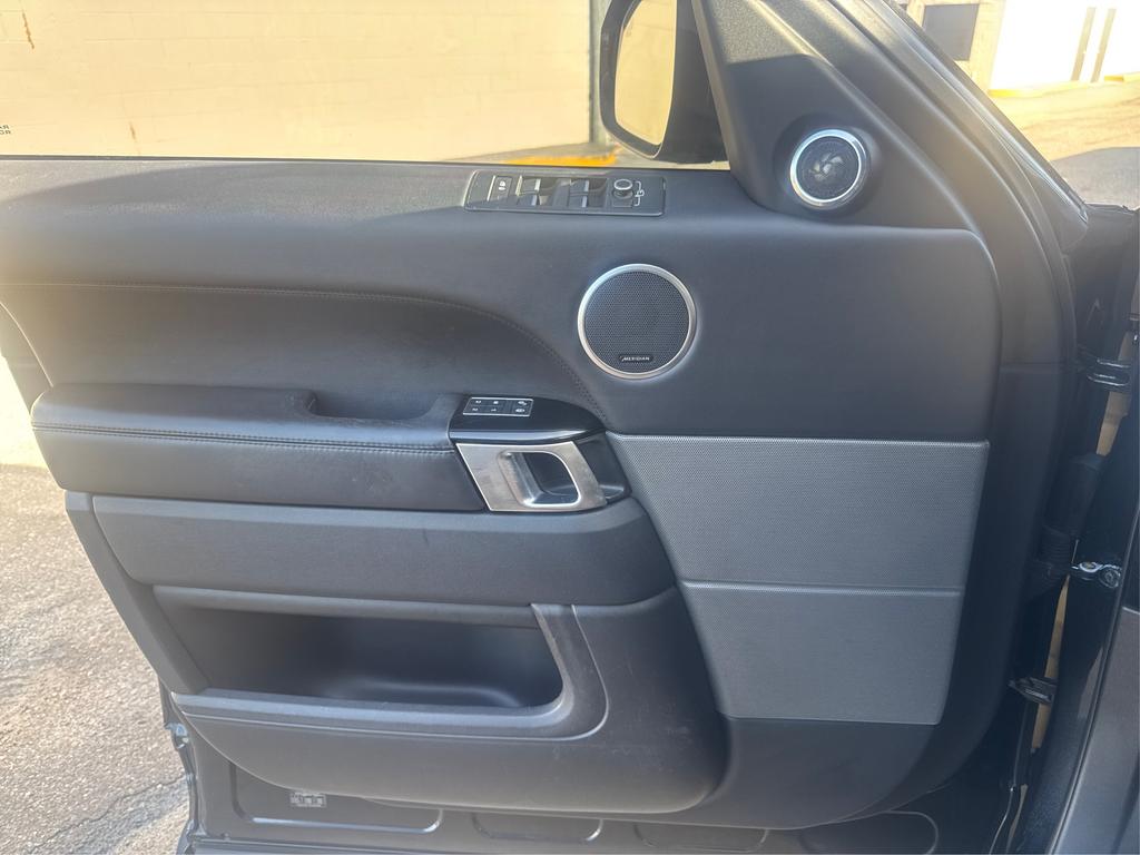 2016 Land Rover Range Rover Sport - $14,995