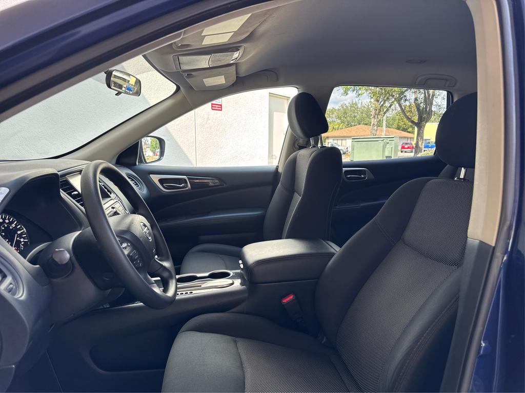 2020 Nissan Pathfinder S photo