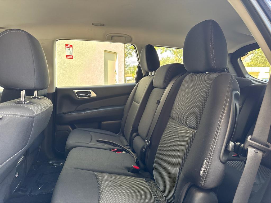 2020 Nissan Pathfinder S photo