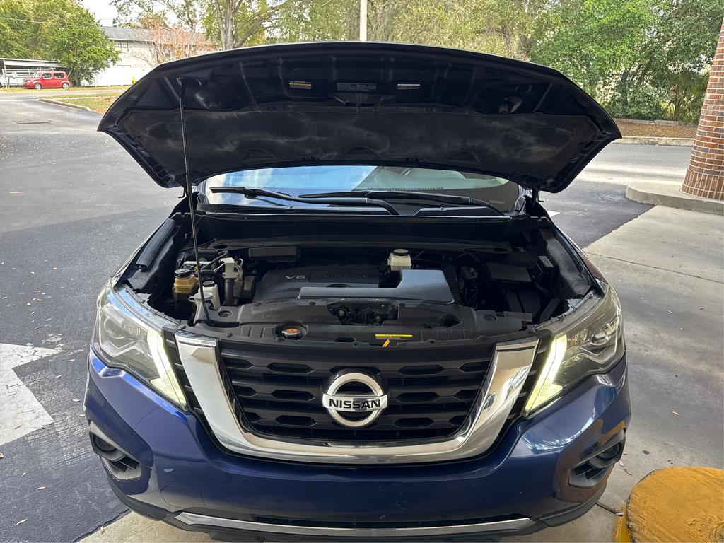 2020 Nissan Pathfinder S photo