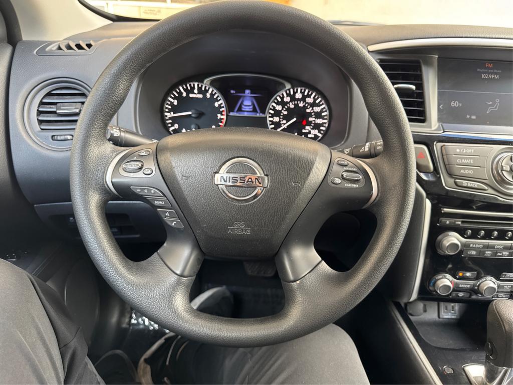 2020 Nissan Pathfinder S photo