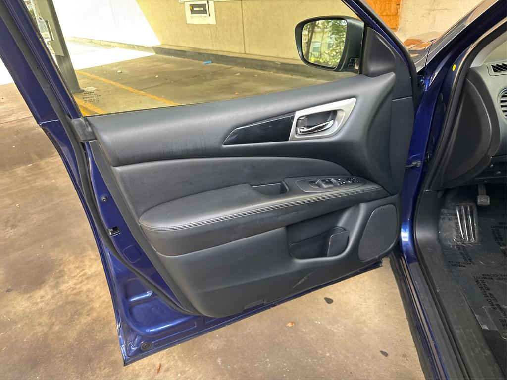 2020 Nissan Pathfinder S photo