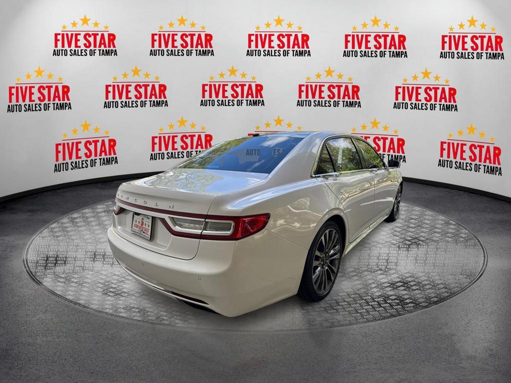 2017 Lincoln Continental Select photo