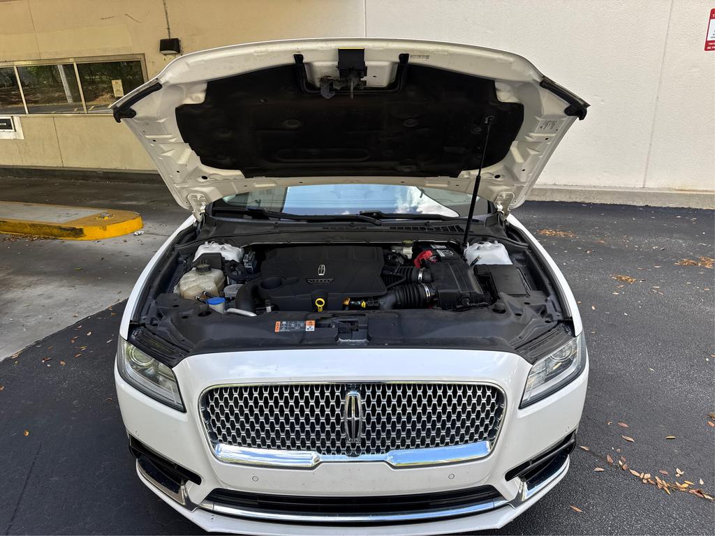 2017 Lincoln Continental Select photo