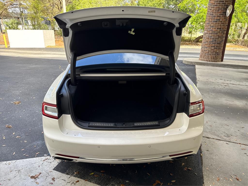 2017 Lincoln Continental Select photo