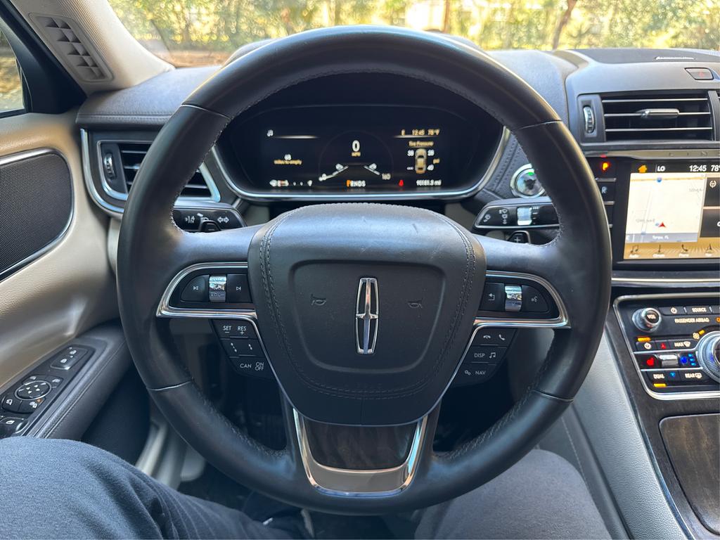 2017 Lincoln Continental Reserve photo