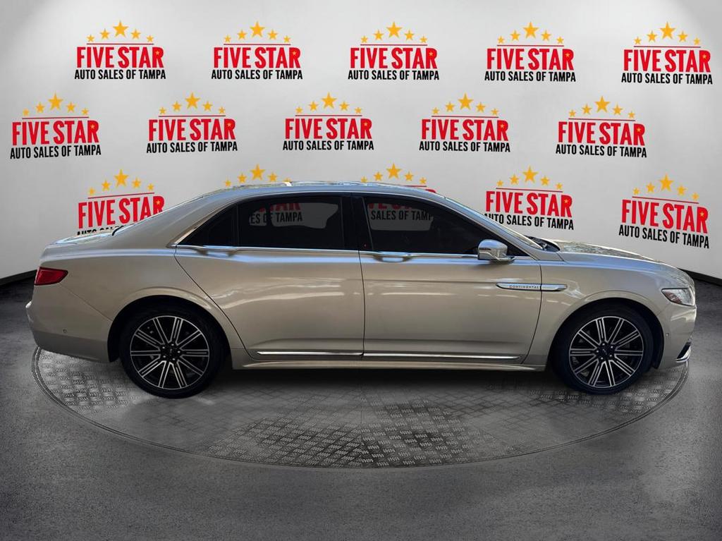 2017 Lincoln Continental Reserve photo