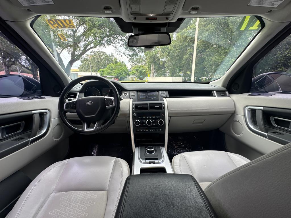 2017 Land Rover Discovery - $8,995