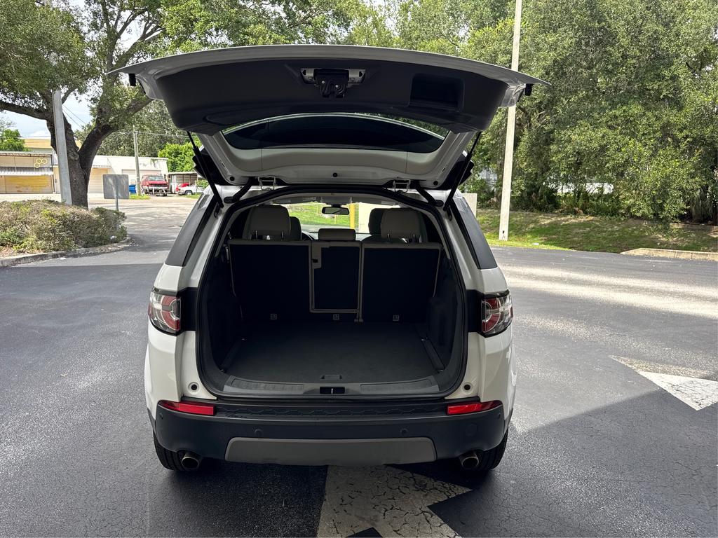 2017 Land Rover Discovery - $8,995
