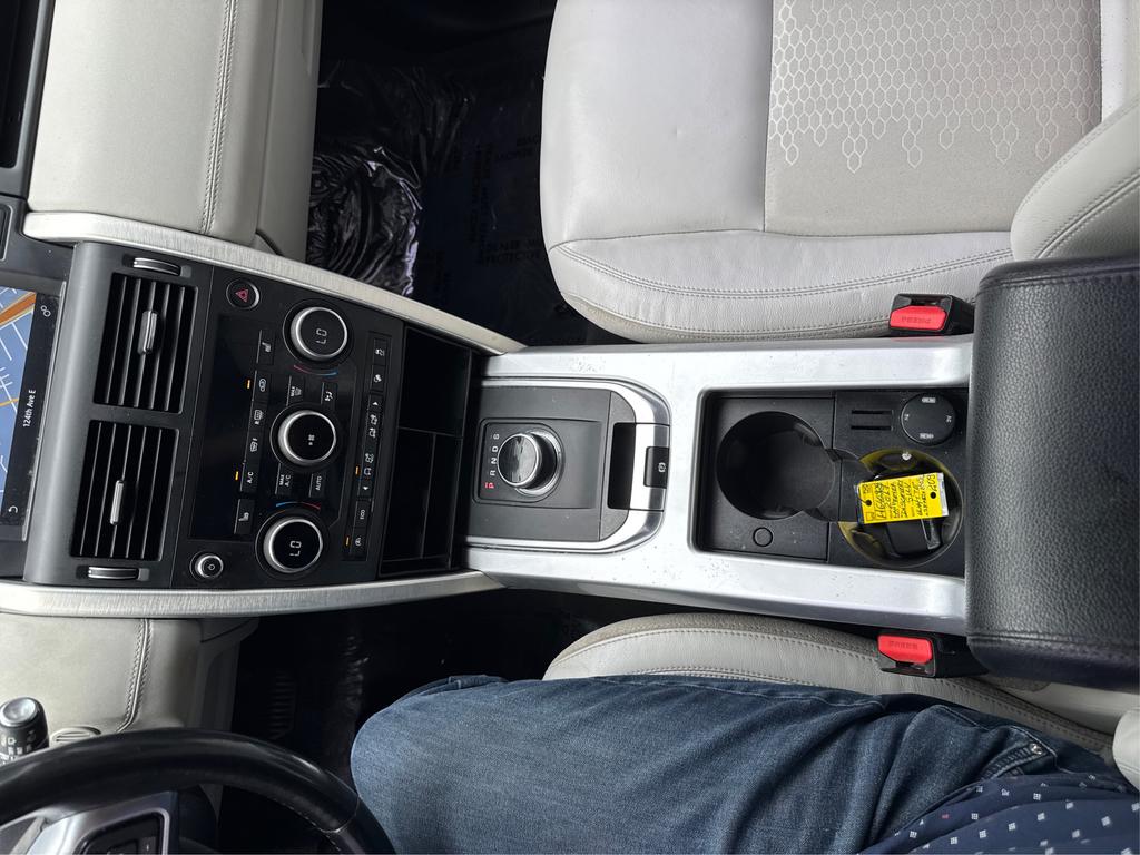 2017 Land Rover Discovery - $8,995