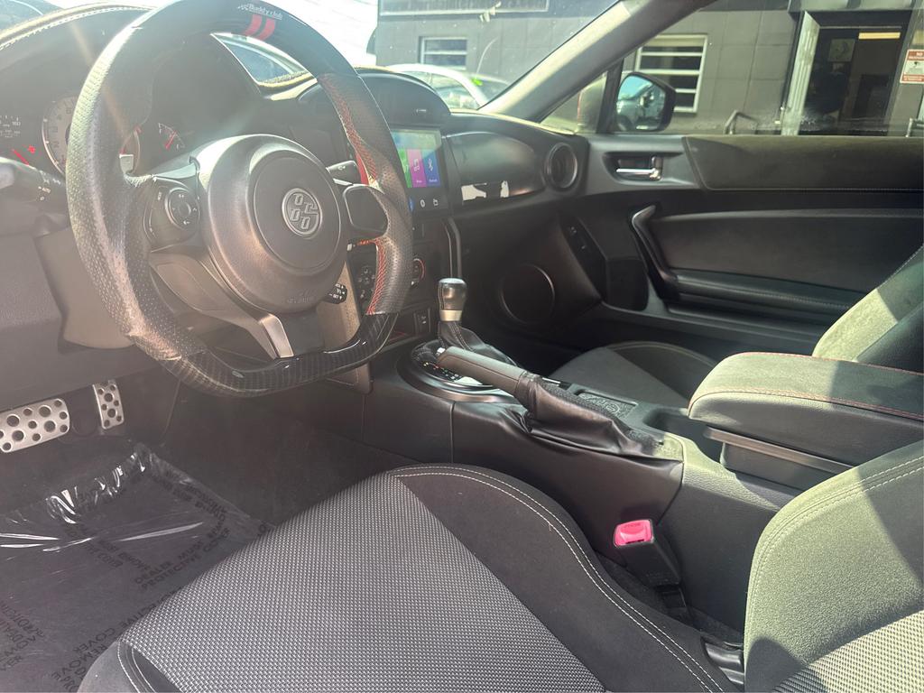 2017 Toyota 86 - $14,995