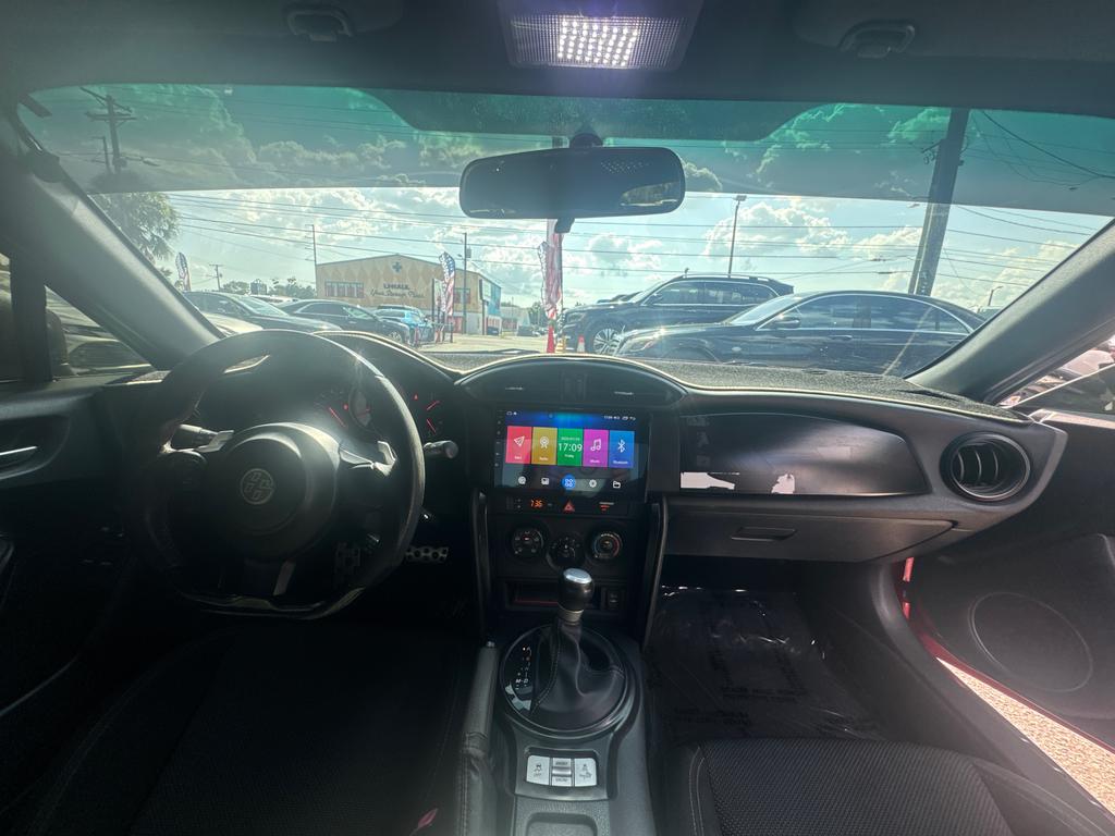 2017 Toyota 86 - $14,995