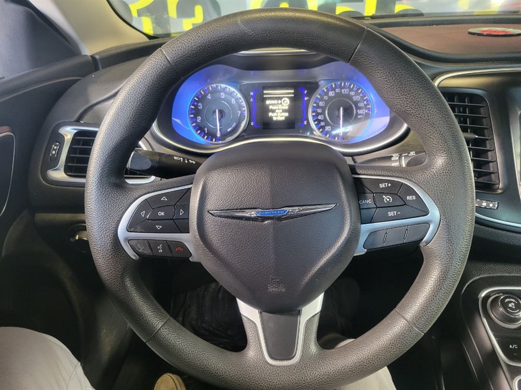 2015 Chrysler 200 Limited photo