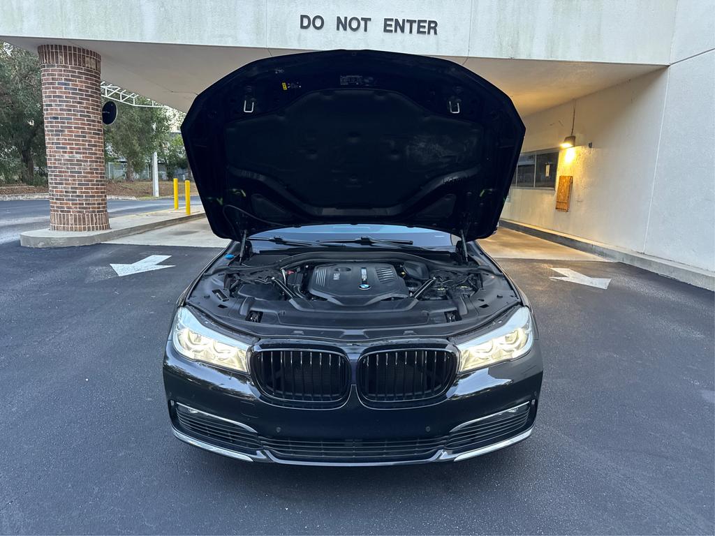 2018 BMW 7-Series 740i photo