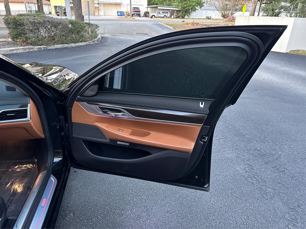 2018 BMW 7-Series 740i photo