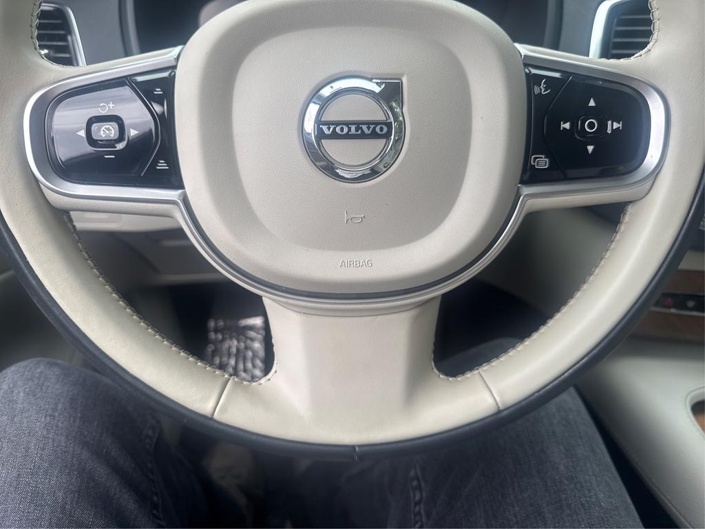 2021 Volvo XC90 - $24,995