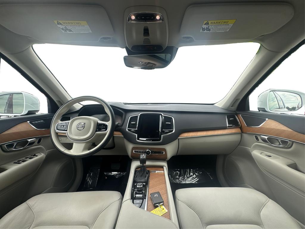 2021 Volvo XC90 - $24,995