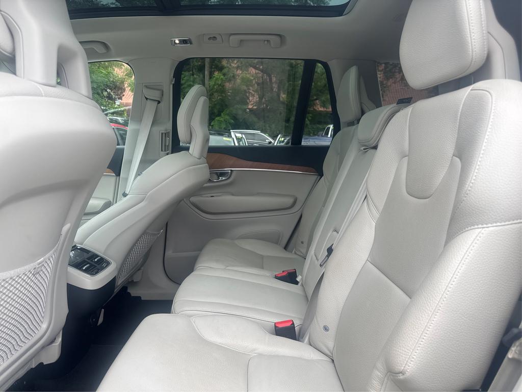2021 Volvo XC90 - $24,995