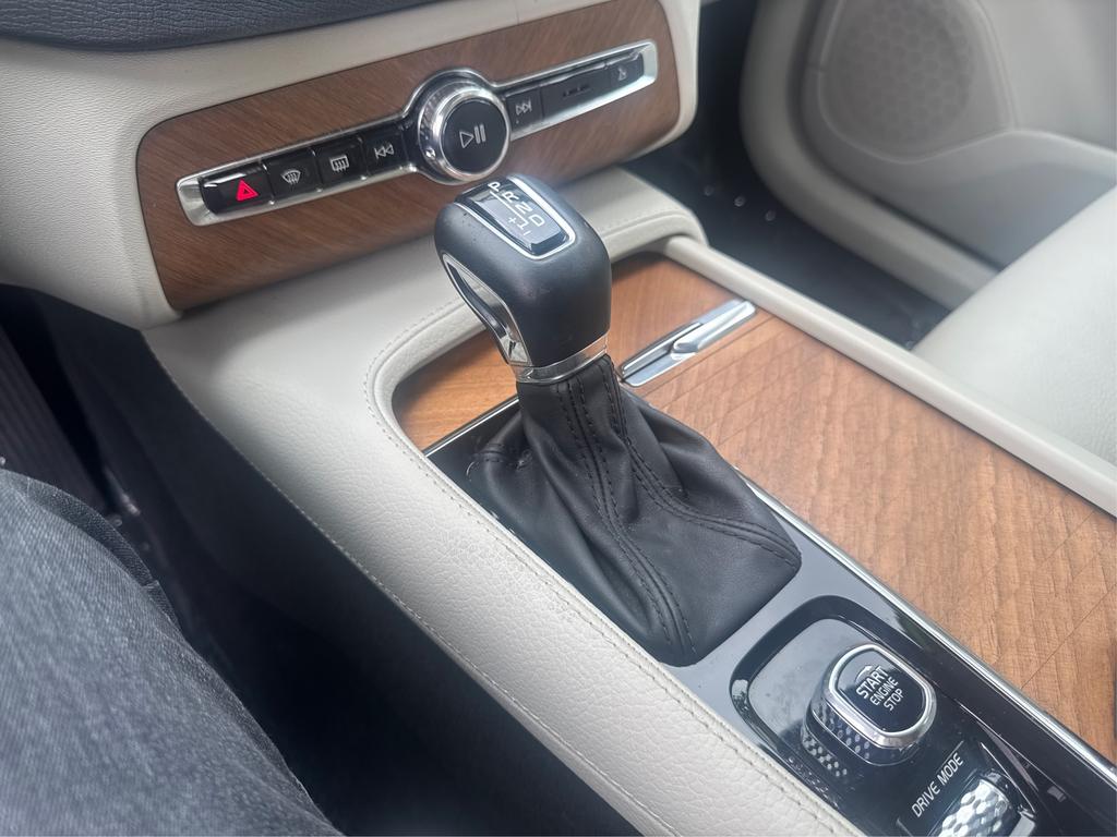 2021 Volvo XC90 - $24,995