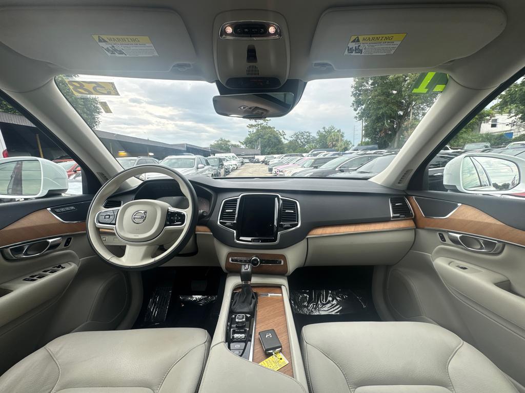 2021 Volvo XC90 - $24,995