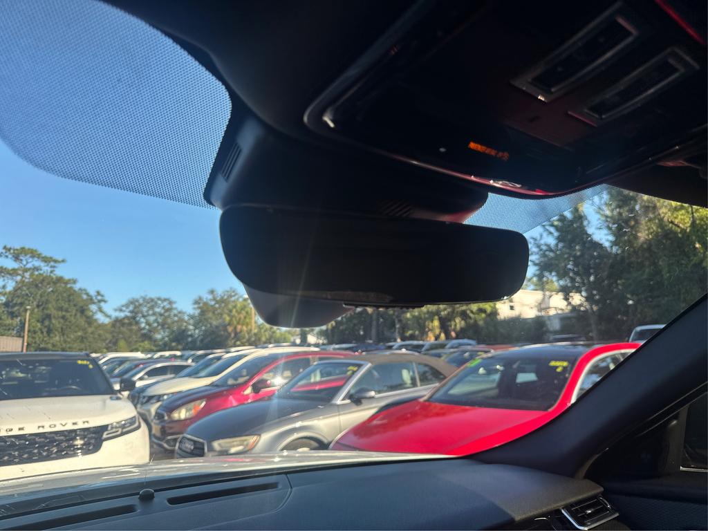 2018 Land Rover Range Rover Velar - $19,995