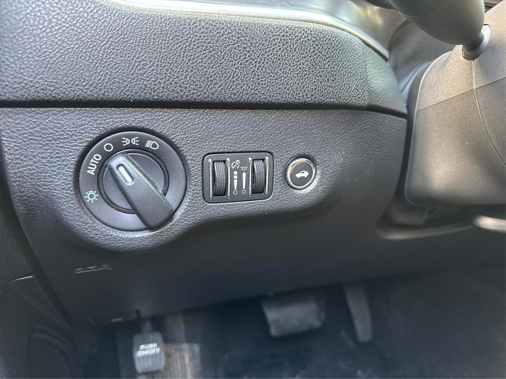 2015 Dodge Charger - $9,995
