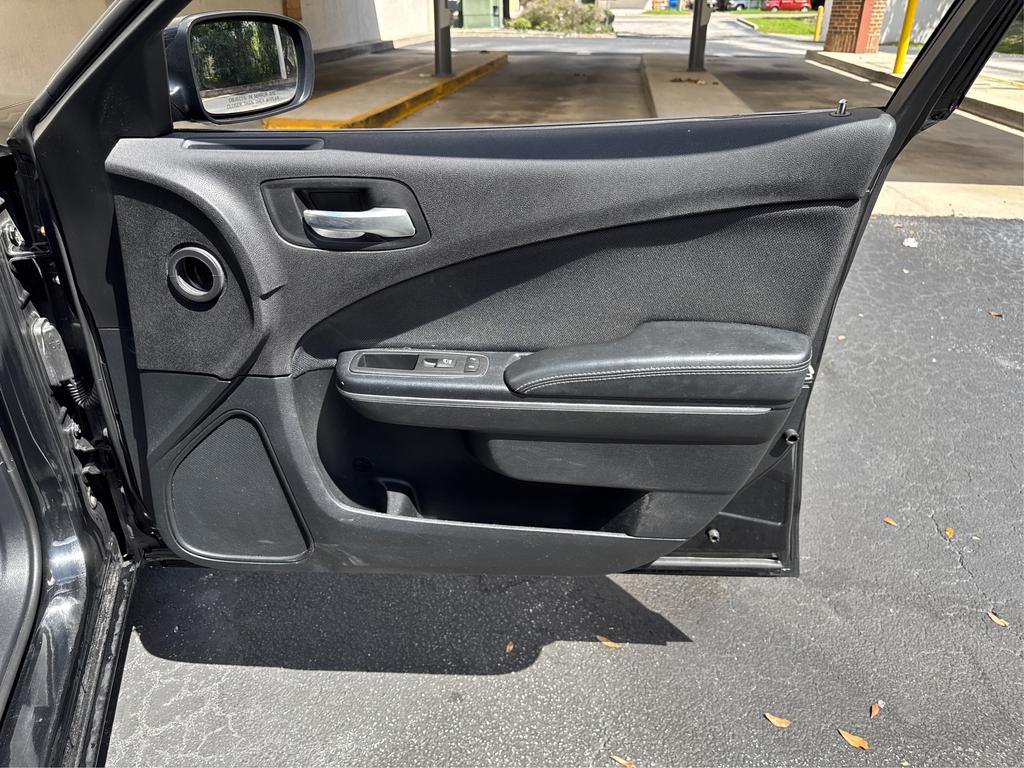 2015 Dodge Charger - $9,995