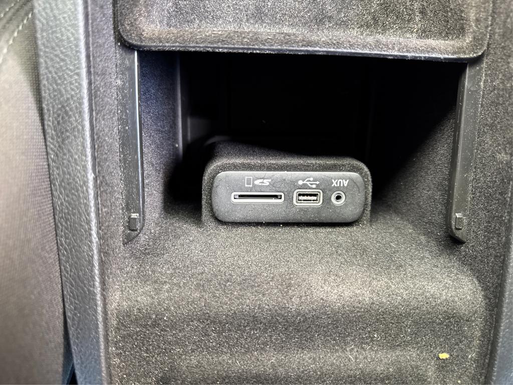 2015 Dodge Charger - $9,995