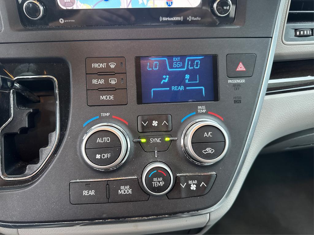 2019 Toyota Sienna - $19,995