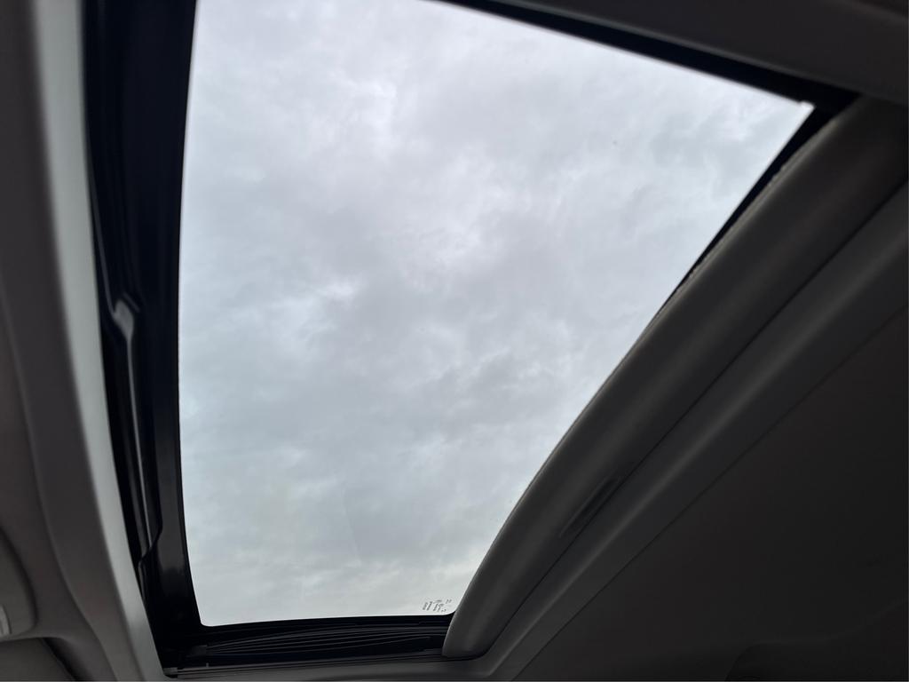 2019 Toyota Sienna - $19,995