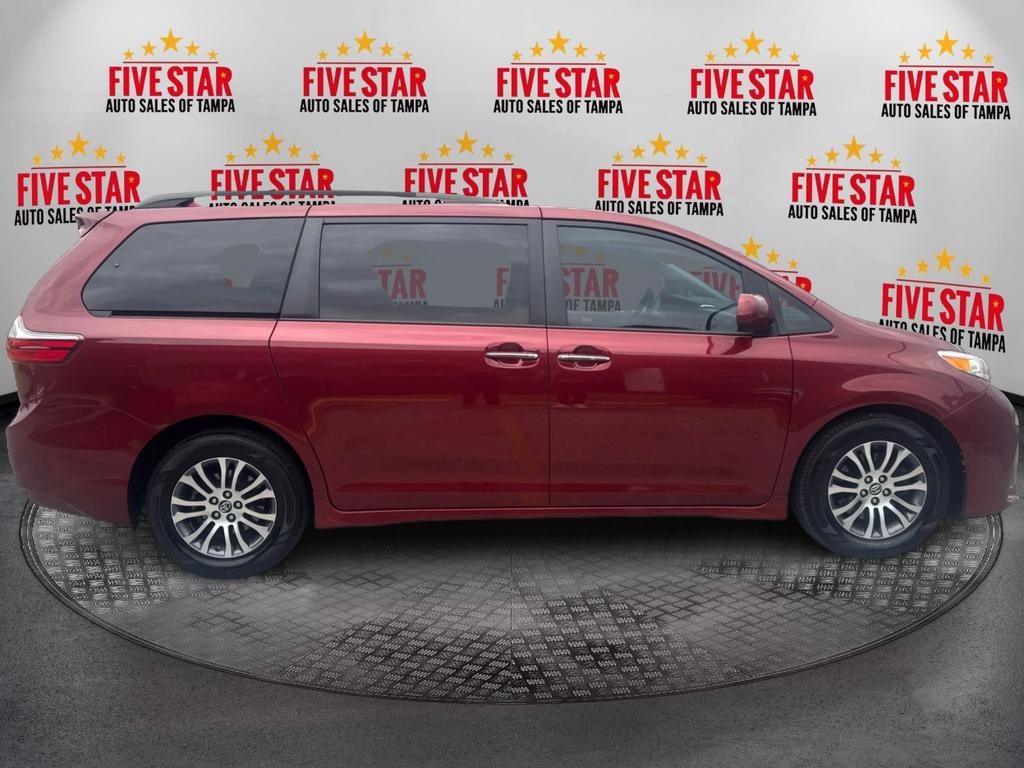 2019 Toyota Sienna - $19,995
