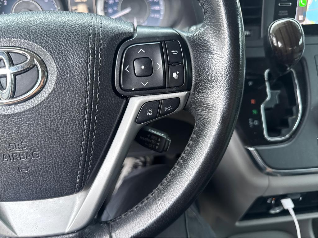2019 Toyota Sienna - $19,995