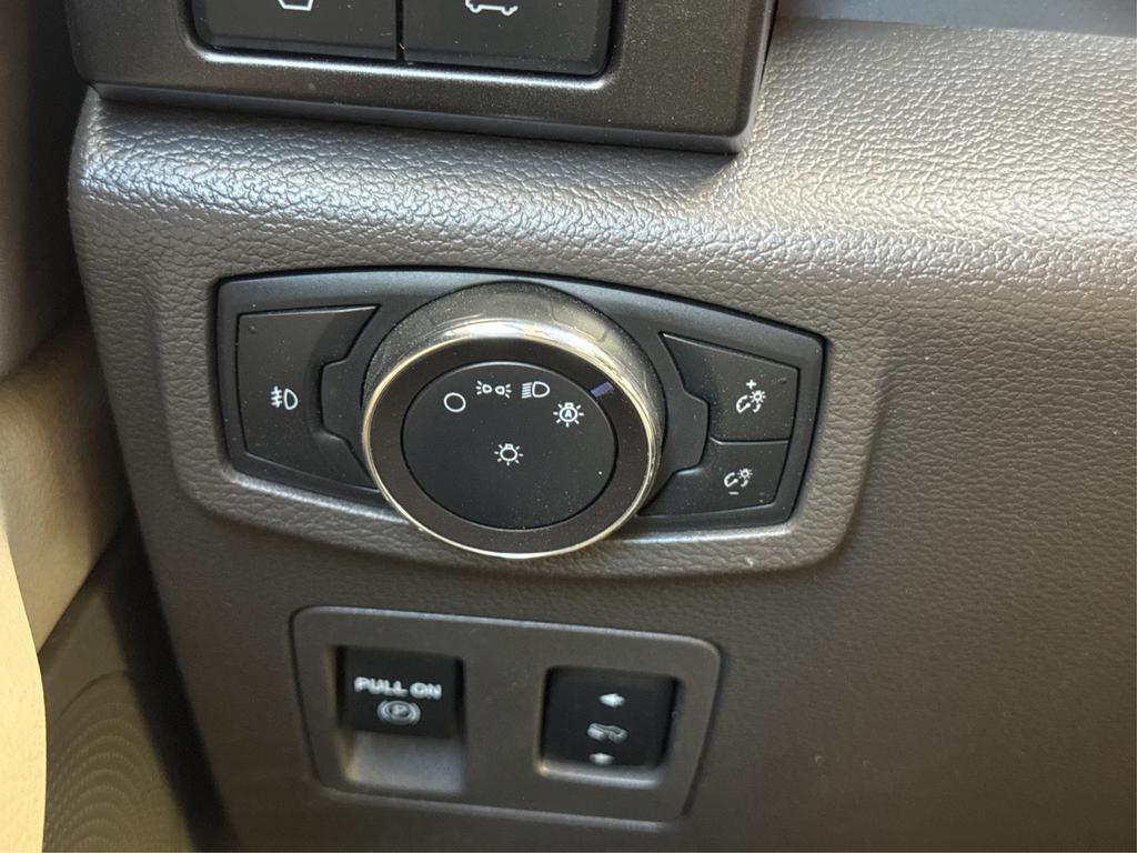 2020 Ford Expedition Max Limited photo