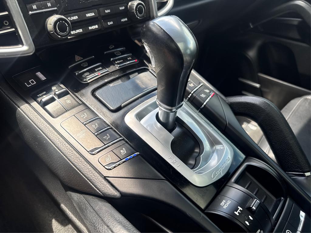 2017 Porsche Cayenne - $25,995